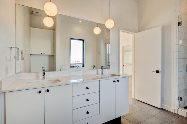 444 W Morphy Street, Fort Worth, TX 76104