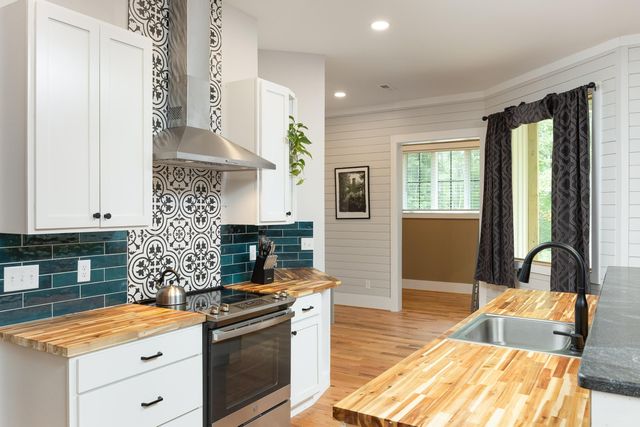 81 Horseshoe Bend Road, Signal Mountain, TN 37377