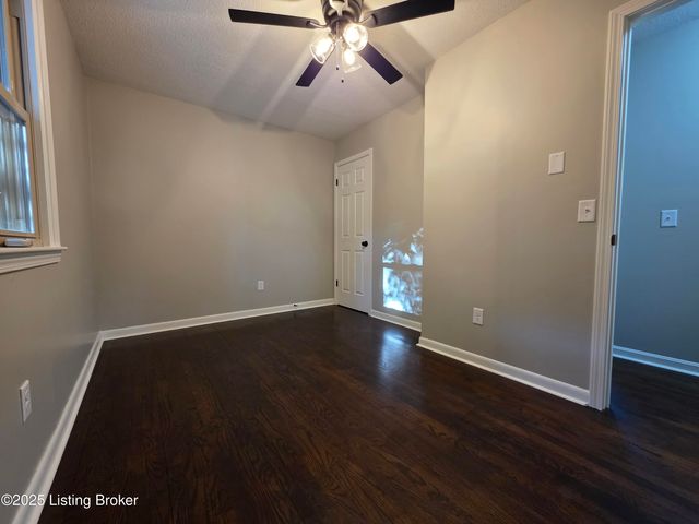 454 Pinewood Dr, Radcliff, KY 40160