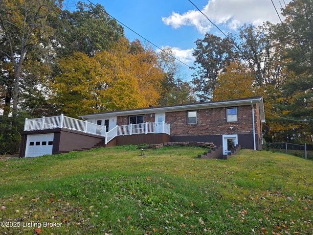 454 Pinewood Dr, Radcliff, KY 40160