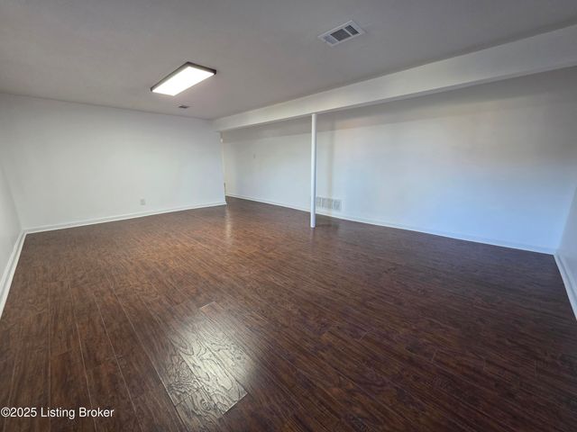 454 Pinewood Dr, Radcliff, KY 40160