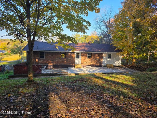 454 Pinewood Dr, Radcliff, KY 40160