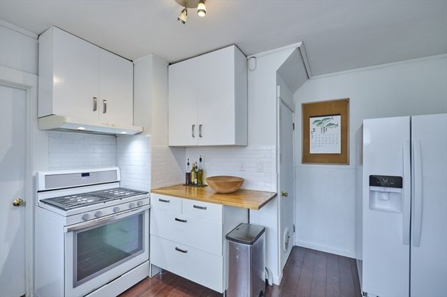 87 Bonad Rd, Brookline, MA 02467