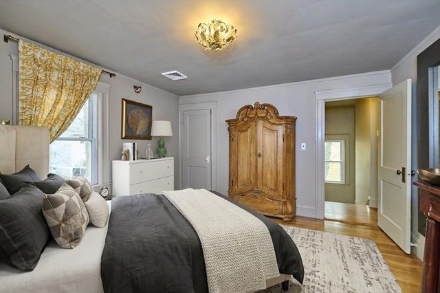 87 Bonad Rd, Brookline, MA 02467