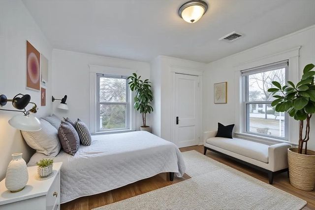 87 Bonad Rd, Brookline, MA 02467