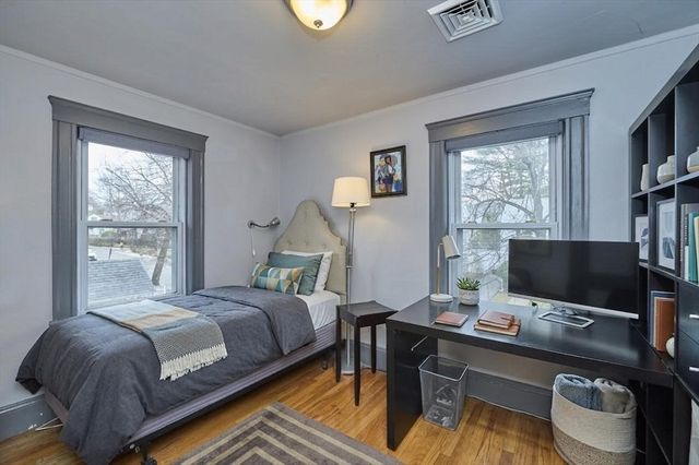 87 Bonad Rd, Brookline, MA 02467