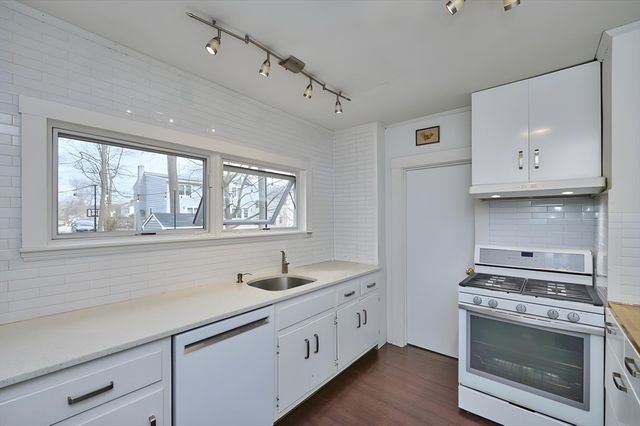 87 Bonad Rd, Brookline, MA 02467