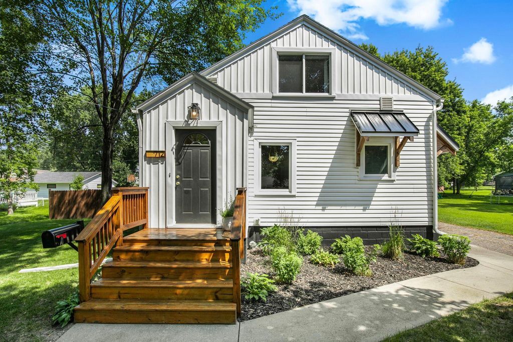 712 5th Avenue N, Sauk Rapids, MN 56379