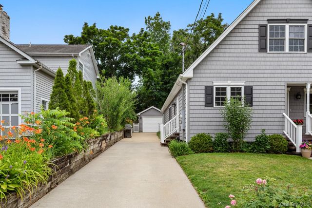 5 Glenmore Avenue, Glenwood Landing, NY 11547