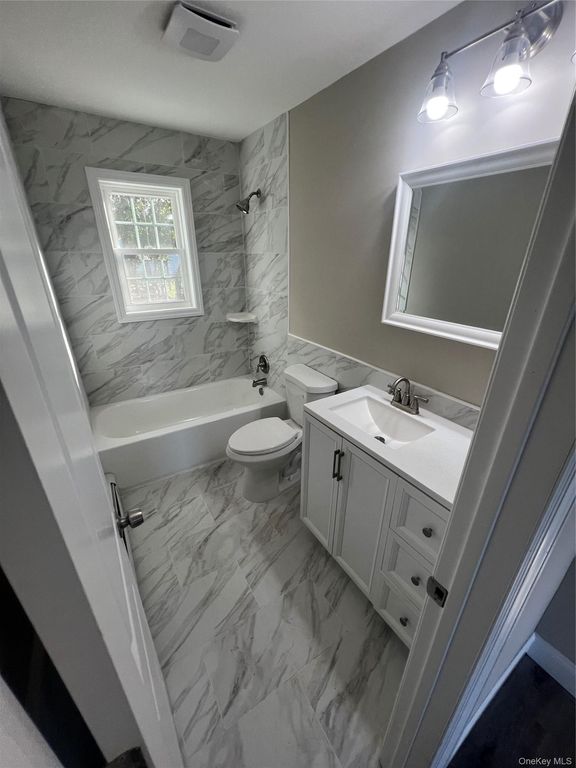 6 E Booker Avenue, Wyandanch, NY 11798 — photo 4