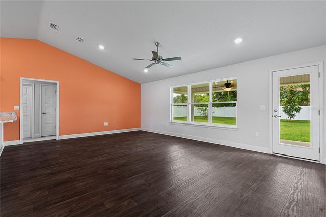 8 PERSIMMON DRIVE, Palm Coast, FL 32164