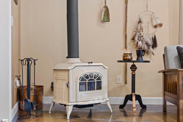 51 Sky Ranche Road, Cleveland, SC 29365