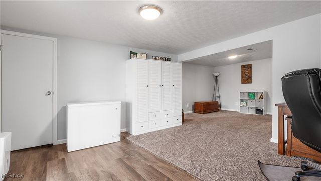 60999 Greenbriar Drive, Cambridge, OH 43725