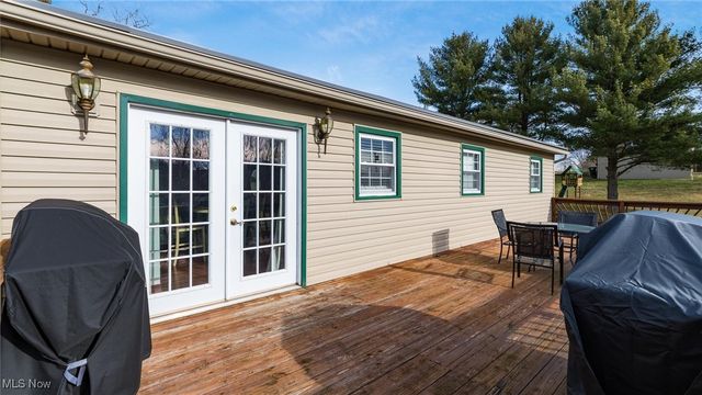 60999 Greenbriar Drive, Cambridge, OH 43725