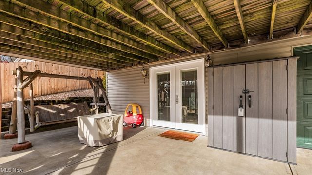 60999 Greenbriar Drive, Cambridge, OH 43725