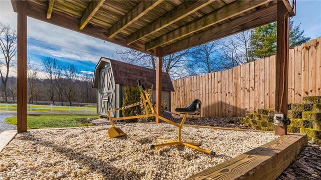 60999 Greenbriar Drive, Cambridge, OH 43725