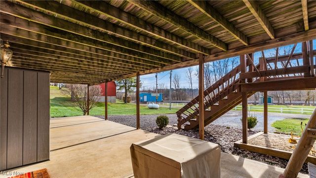 60999 Greenbriar Drive, Cambridge, OH 43725