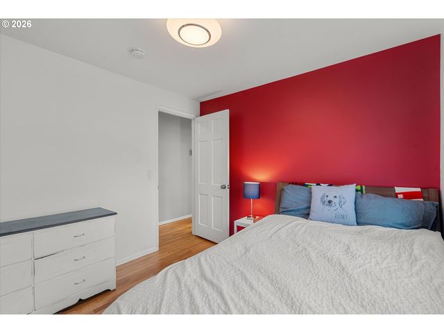 8875 Sw WOODSIDE Dr, Portland, OR 97225