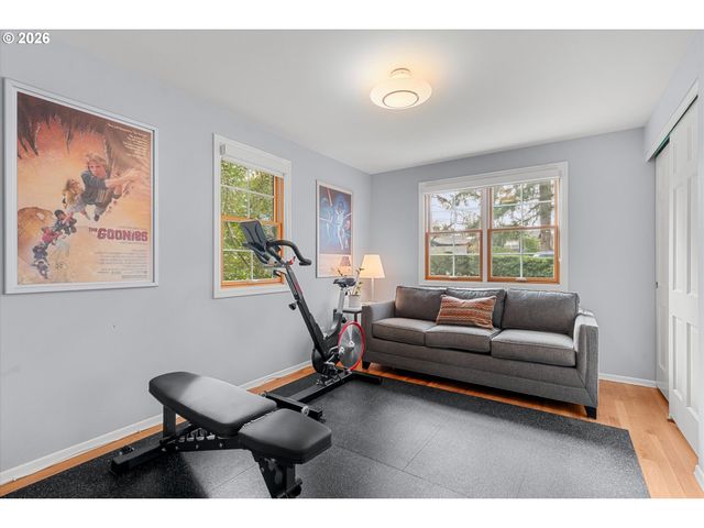 8875 Sw WOODSIDE Dr, Portland, OR 97225