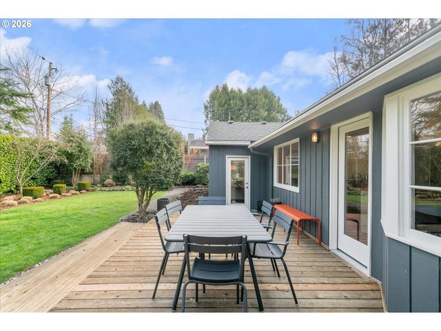 8875 Sw WOODSIDE Dr, Portland, OR 97225