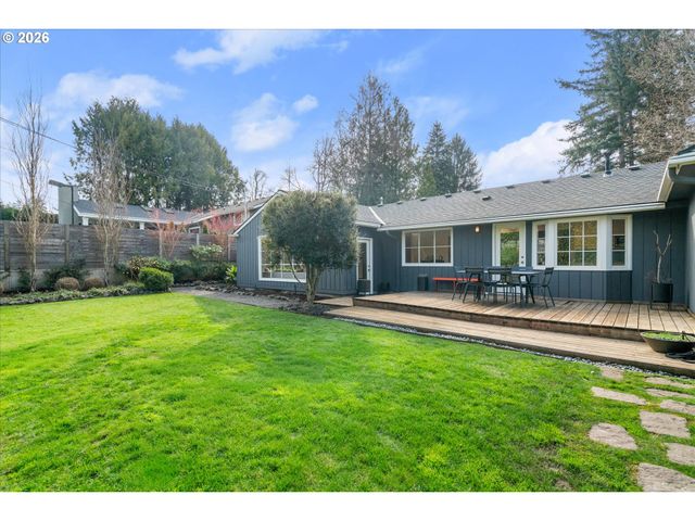 8875 Sw WOODSIDE Dr, Portland, OR 97225