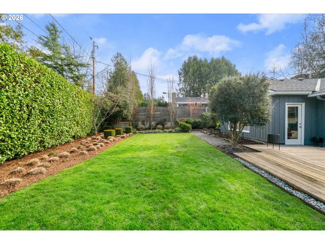 8875 Sw WOODSIDE Dr, Portland, OR 97225