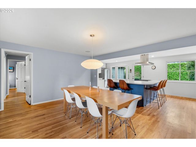 8875 Sw WOODSIDE Dr, Portland, OR 97225