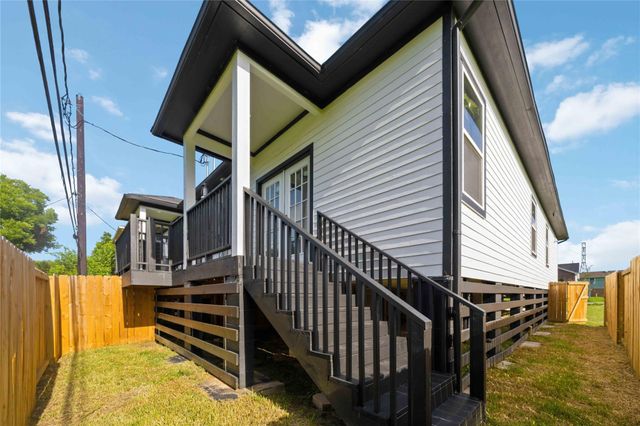 5214 Rue Street, Houston, TX 77033