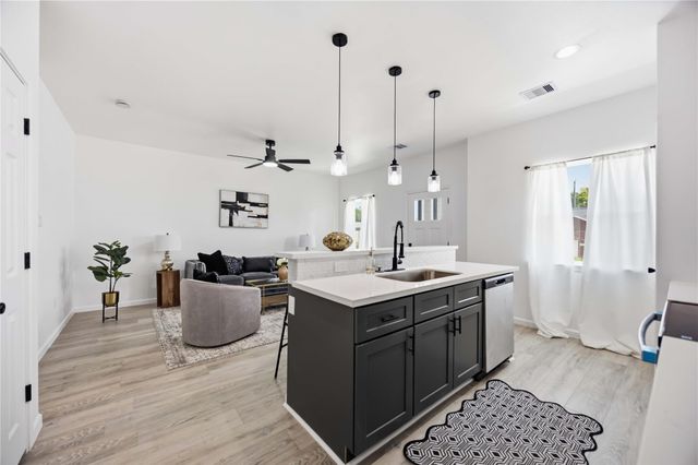 5214 Rue Street, Houston, TX 77033