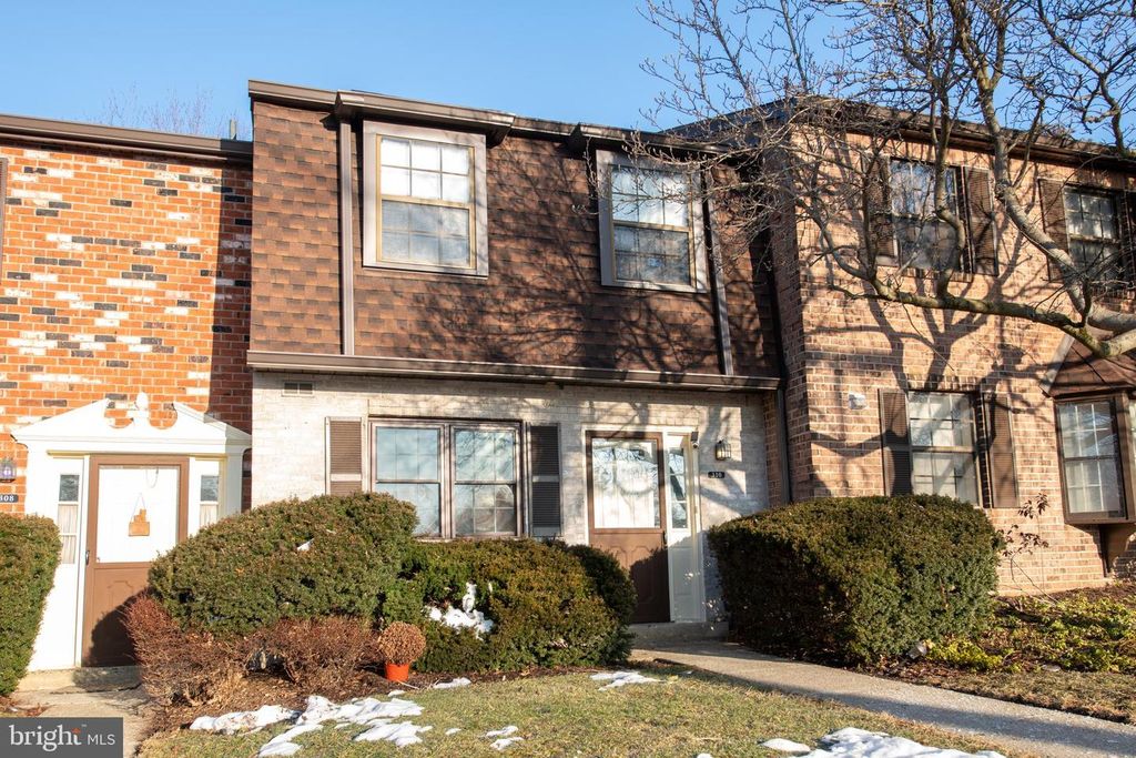 Image 1 of property listing at 310 GLEN WAY #310, Elkins Park, PA 19027