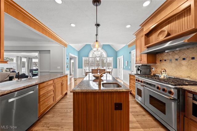 42 Fox Trace Lane, Hudson, OH 44236