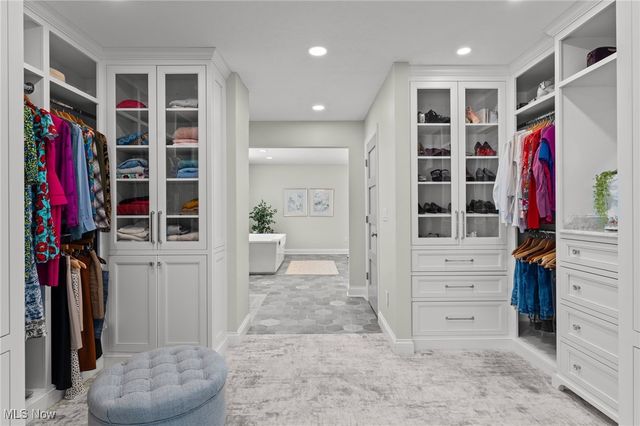 42 Fox Trace Lane, Hudson, OH 44236