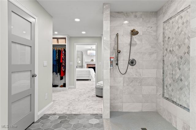 42 Fox Trace Lane, Hudson, OH 44236