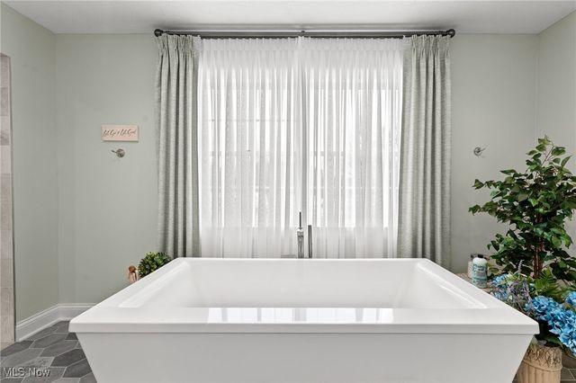 42 Fox Trace Lane, Hudson, OH 44236