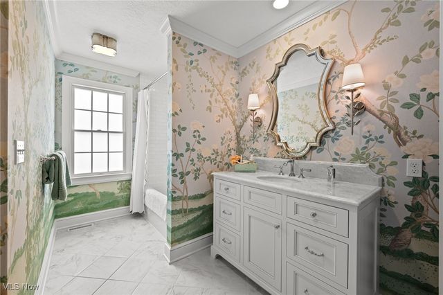 42 Fox Trace Lane, Hudson, OH 44236