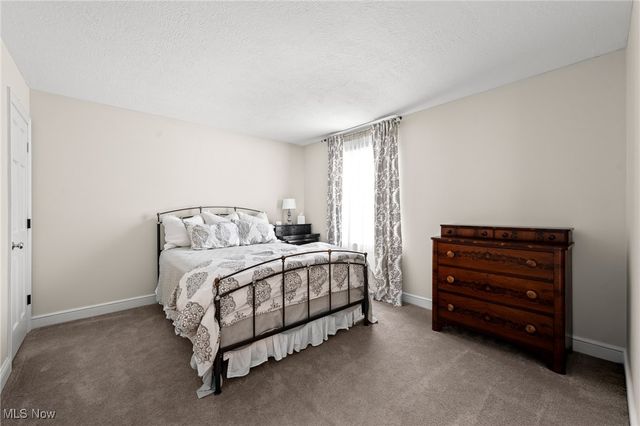 42 Fox Trace Lane, Hudson, OH 44236