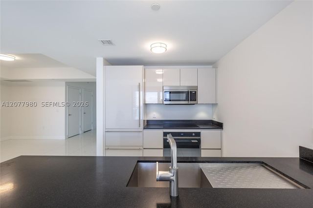 1010 Brickell Ave 1402, Miami, FL 33131