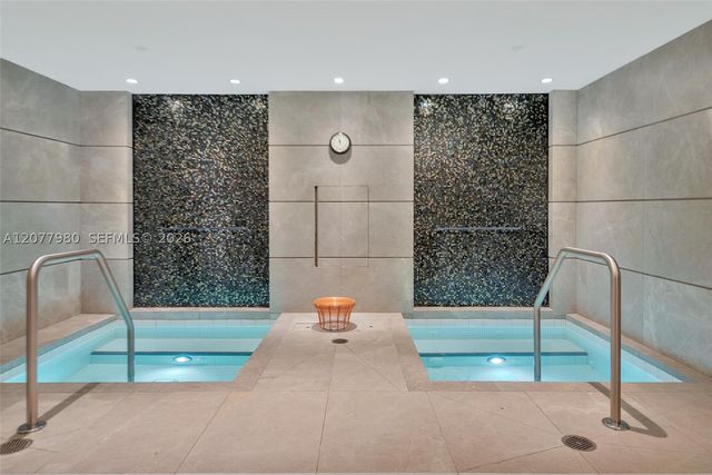1010 Brickell Ave 1402, Miami, FL 33131