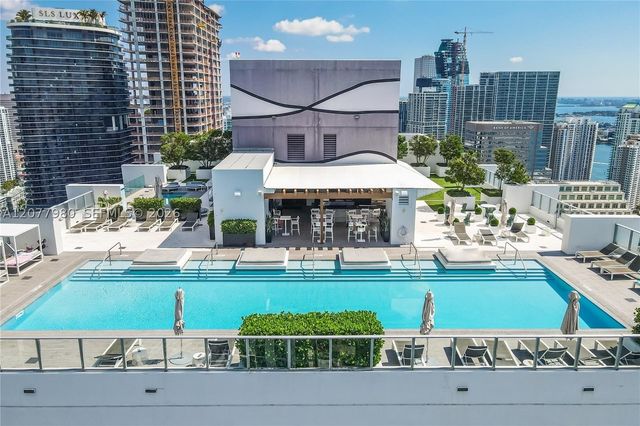 1010 Brickell Ave 1402, Miami, FL 33131