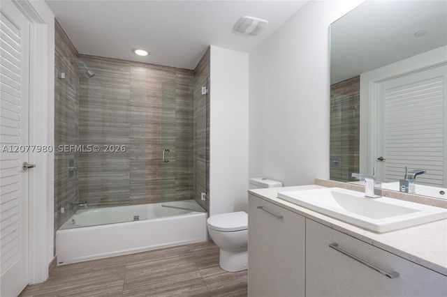 1010 Brickell Ave 1402, Miami, FL 33131
