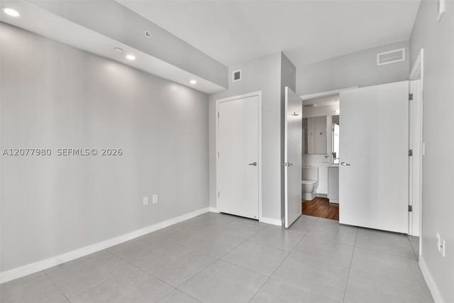 1010 Brickell Ave 1402, Miami, FL 33131