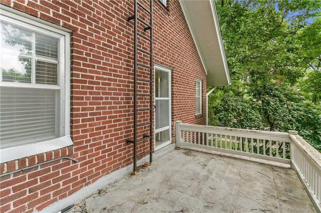 5728 Rockhill Road, Kansas City, MO 64110