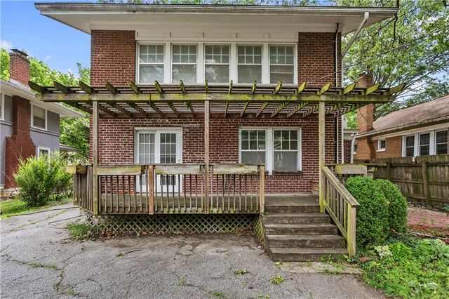 5728 Rockhill Road, Kansas City, MO 64110