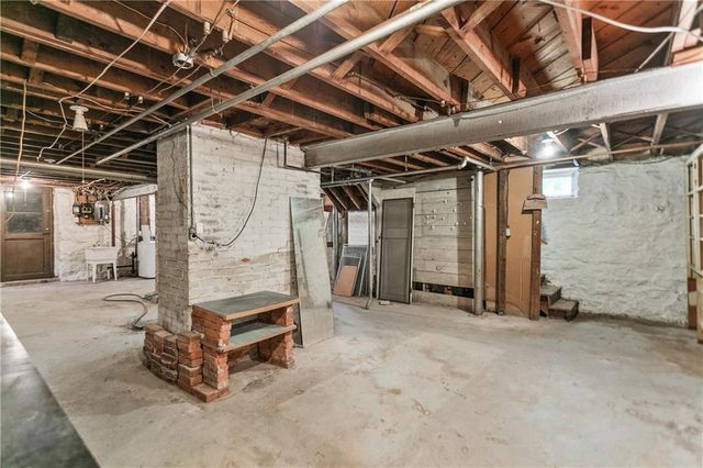5728 Rockhill Road, Kansas City, MO 64110