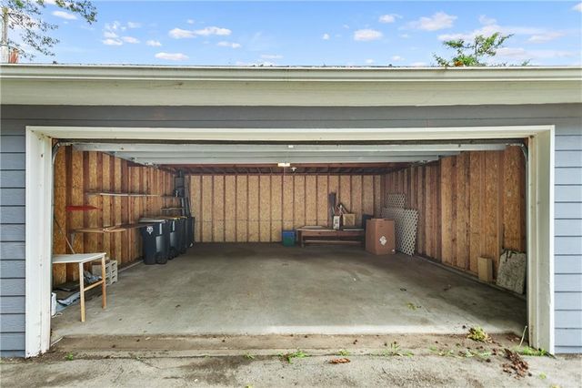 5728 Rockhill Road, Kansas City, MO 64110