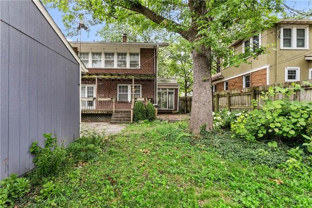 5728 Rockhill Road, Kansas City, MO 64110