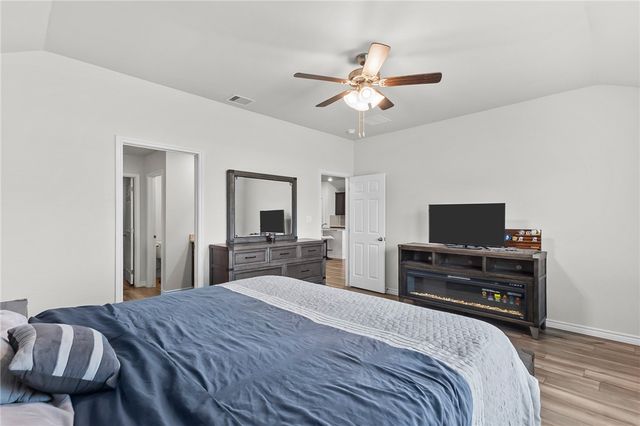 1917 Whirlaway Dr, Corpus Christi, TX 78417
