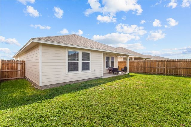 1917 Whirlaway Dr, Corpus Christi, TX 78417