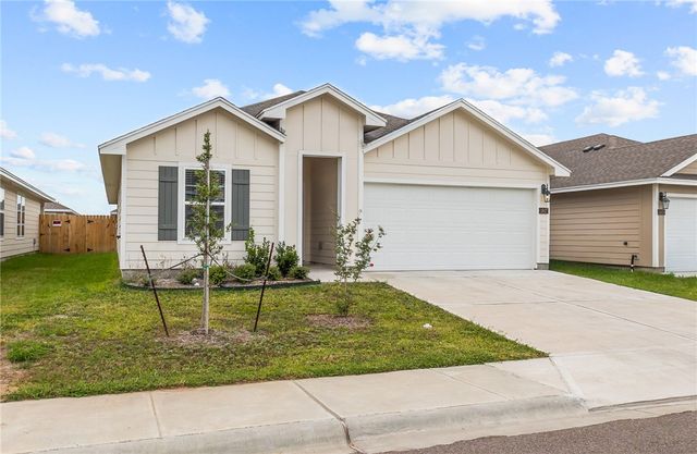 1917 Whirlaway Dr, Corpus Christi, TX 78417