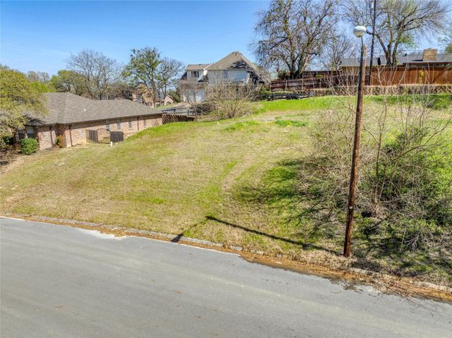 317 Arapaho W, Sherman, TX 75092